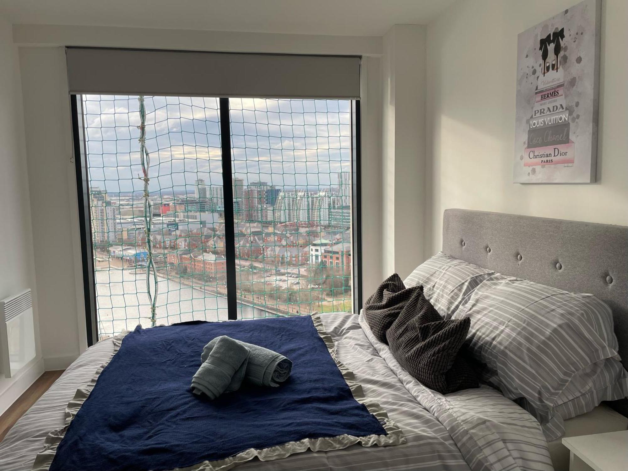 Quayside Penthouse 2 Bedroom Ensuite Near Media City & Manchester United ภายนอก รูปภาพ