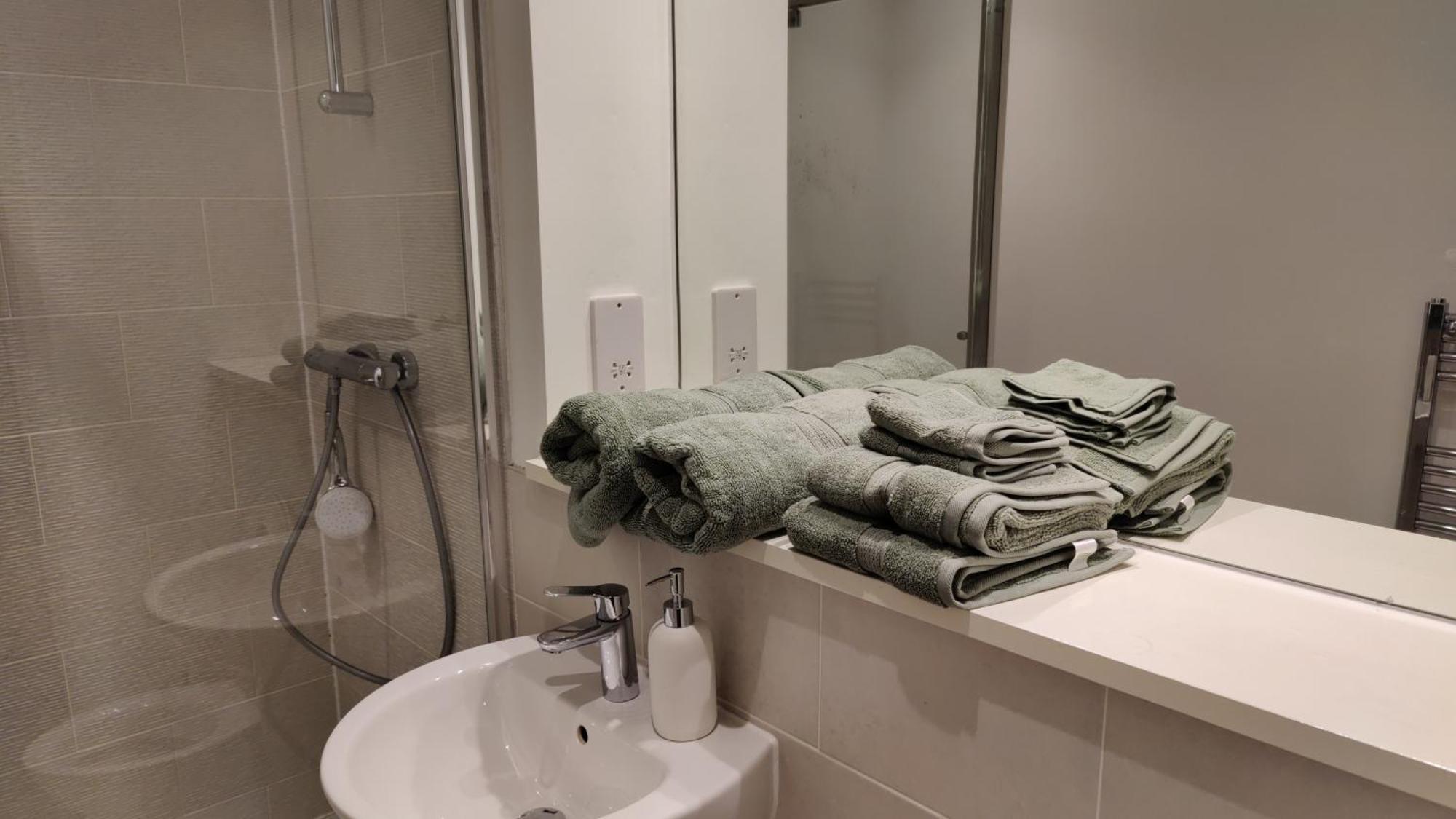 Quayside Penthouse 2 Bedroom Ensuite Near Media City & Manchester United ภายนอก รูปภาพ