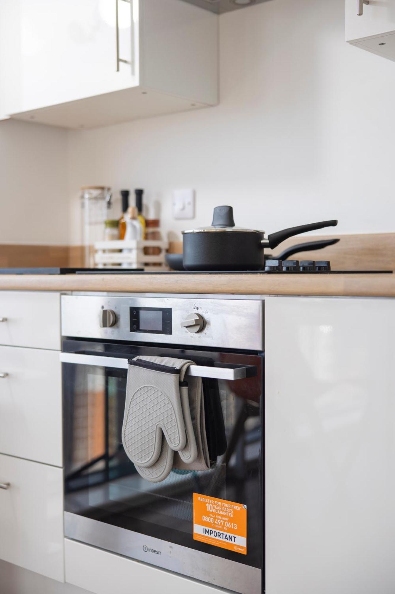Quayside Penthouse 2 Bedroom Ensuite Near Media City & Manchester United ภายนอก รูปภาพ
